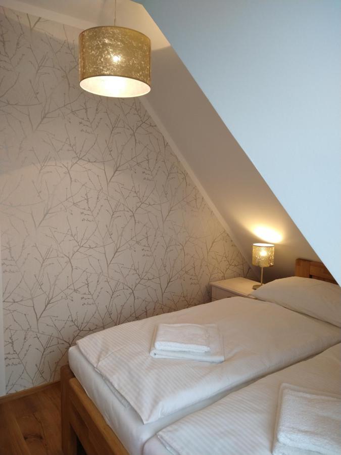 Apartmany Maly Mnich Mníšek pod Brdy 外观 照片