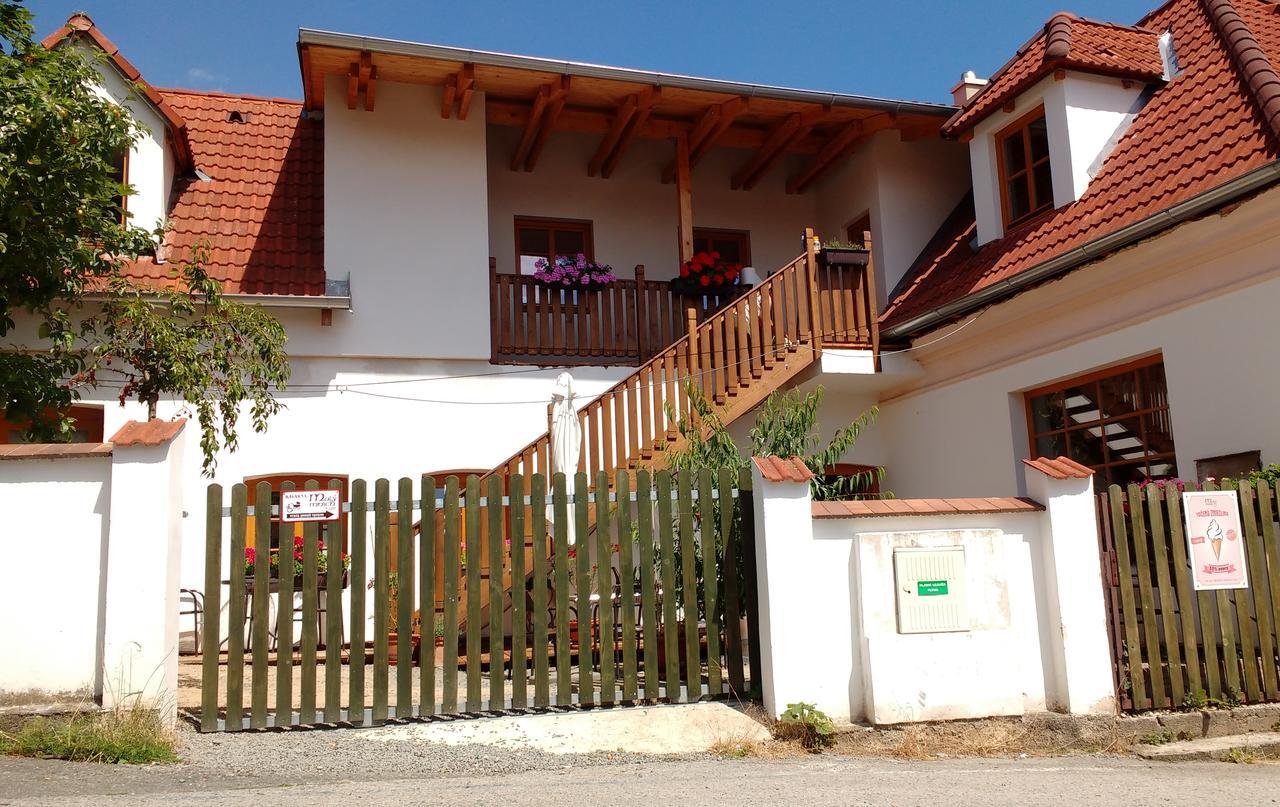 Apartmany Maly Mnich Mníšek pod Brdy 外观 照片