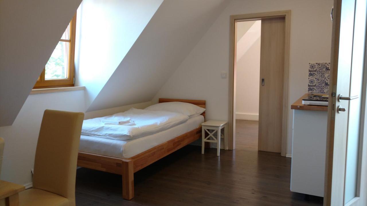 Apartmany Maly Mnich Mníšek pod Brdy 外观 照片