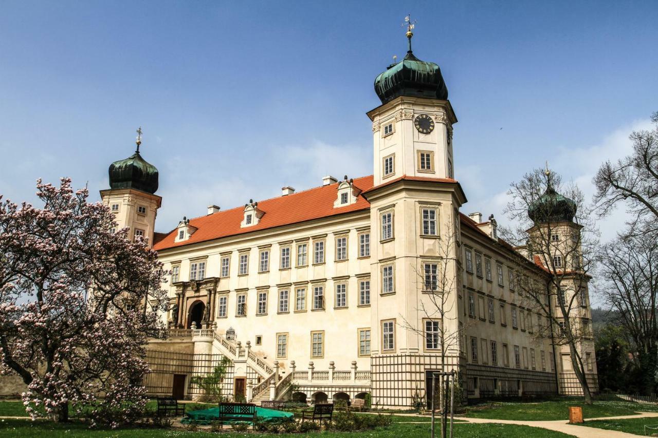 Apartmany Maly Mnich Mníšek pod Brdy 外观 照片